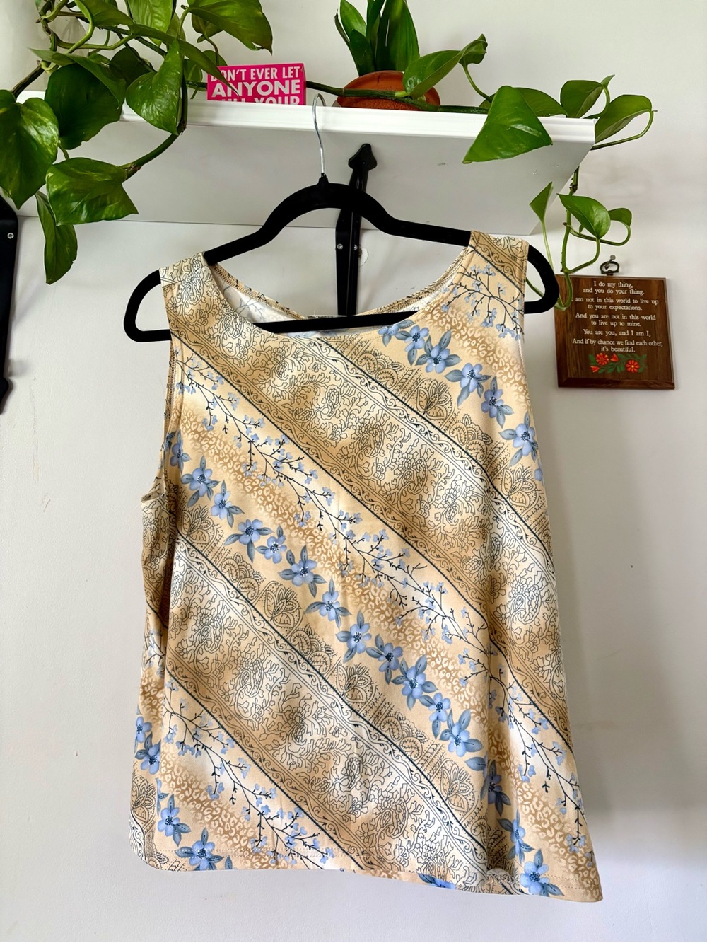 Gloria Vanderbilt Beige Tank with Blue Floral Stripe
